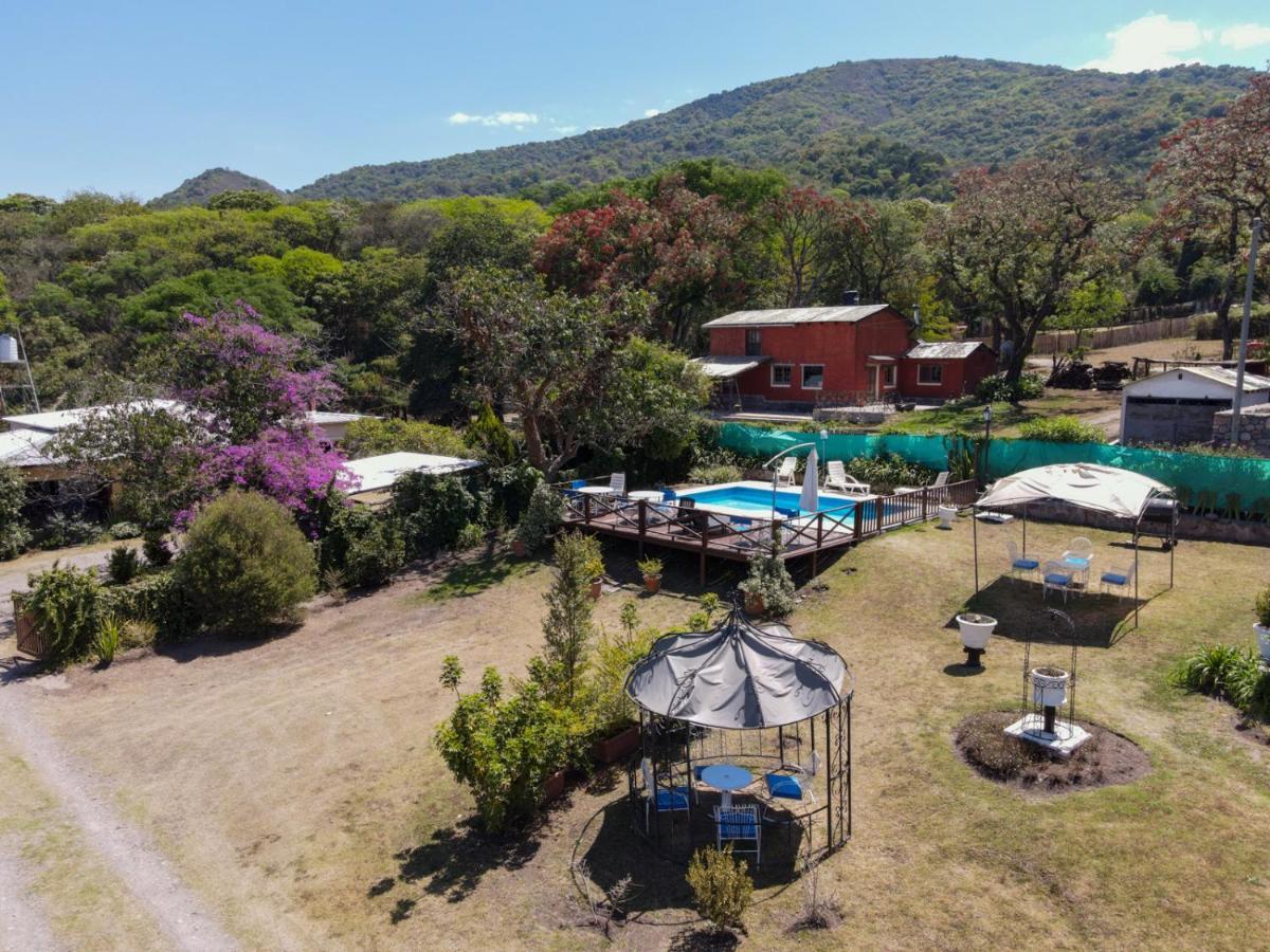Hostal El Cerrito San Lorenzo サンロレンソ エクステリア 写真
