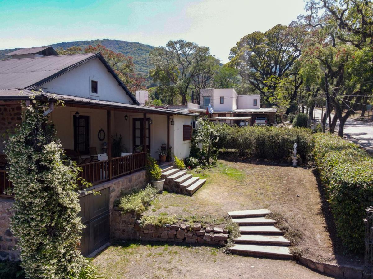 Hostal El Cerrito San Lorenzo サンロレンソ エクステリア 写真