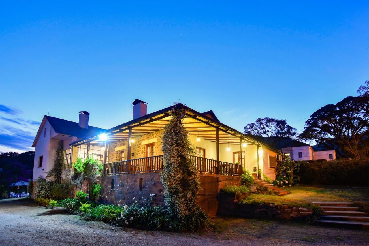 Hostal El Cerrito San Lorenzo サンロレンソ エクステリア 写真